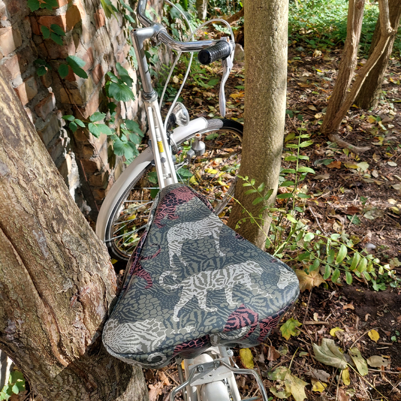 Sattelbezug Animals mit Leoparden, Ansicht von hinten