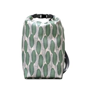 Drybag Banana Leaf von Ikuri, wasserdichter Rucksack mit grünen Blättern