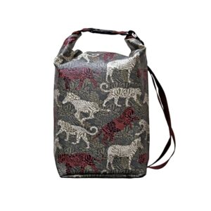 Drybag Animals von Ikuri, wasserdichter Rucksack mit Leoparden und Zebras