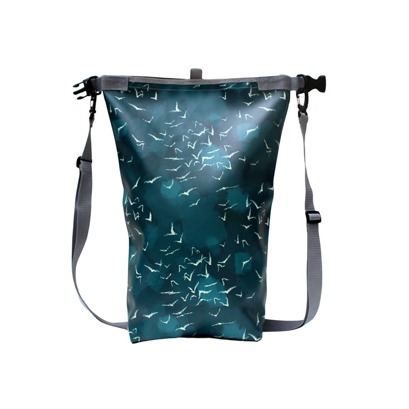 Rückseite des Ikuri Drybags Marina mit verstellbaren Gurten