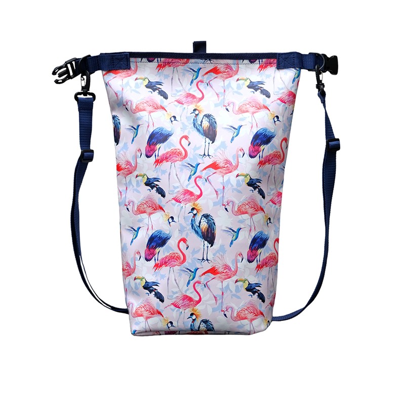 Drybag Pajaros ausgerollt mit beiden Schultergurten
