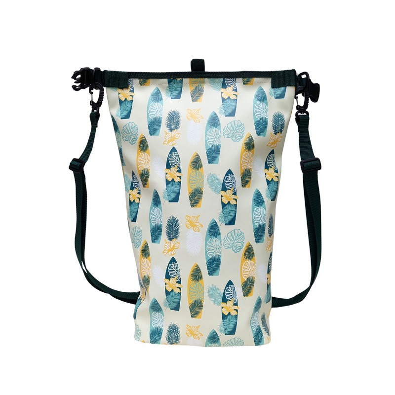 Drybag Surf ausgerollt mit beiden Schultergurten, Surfbretter-Muster