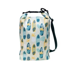 Drybag Surf von Ikuri, wasserdichter Rucksack mit Surfboard-Print, Vorderansicht