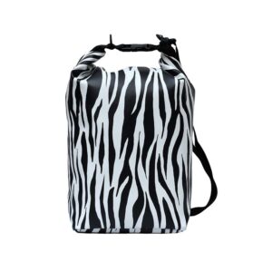 Drybag Zebra von Ikuri, wasserdichter Rucksack im schwarz-weißen Zebramuster