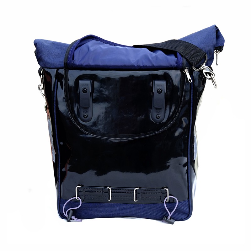 Rückseite der Fahrradtasche Arcoiris mit Gepäckträgerhaken