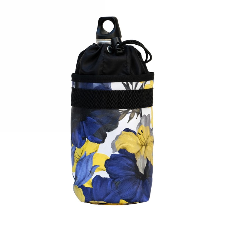 Snackbag Azucena als Flaschenhalter mit Trinkflasche