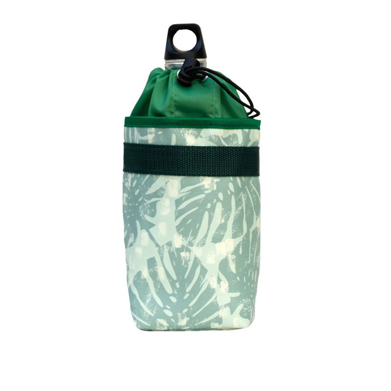 Snackbag Monstera als Flaschenhalter mit Trinkflasche