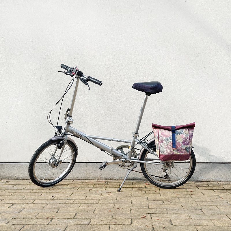Klapprad mit kleiner Fahrradtasche Veranillo am Gepäckträger