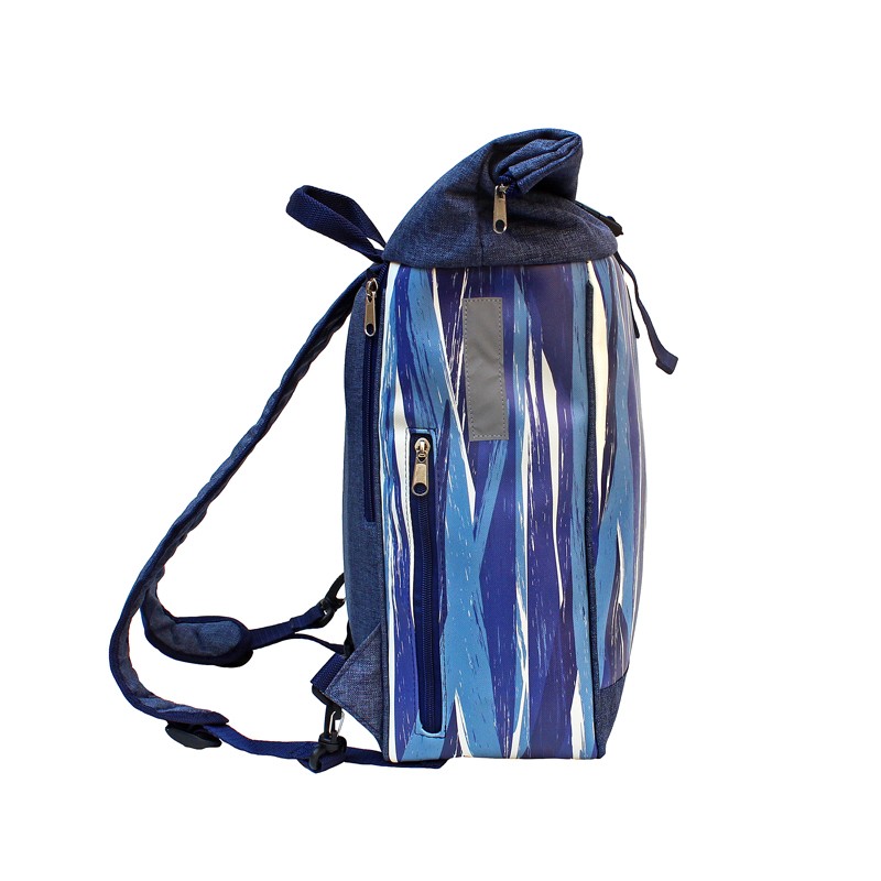 Fahrradrucksack Damen Indigo, Seitenansicht mit dunkelblauen Schultergurten
