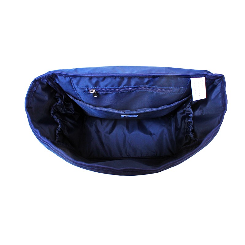 Innenansicht des Ikuri Rucksacks Indigo von oben mit Laptopfach