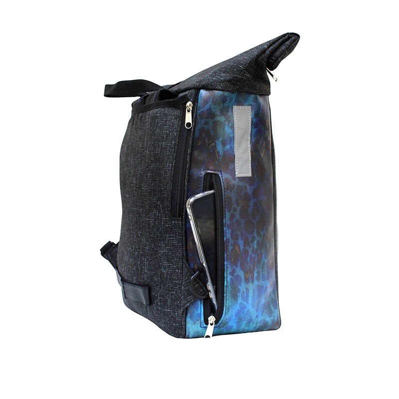 Seitenansicht des bunten Rucksacks Pantera mit seitlichem Reflektor