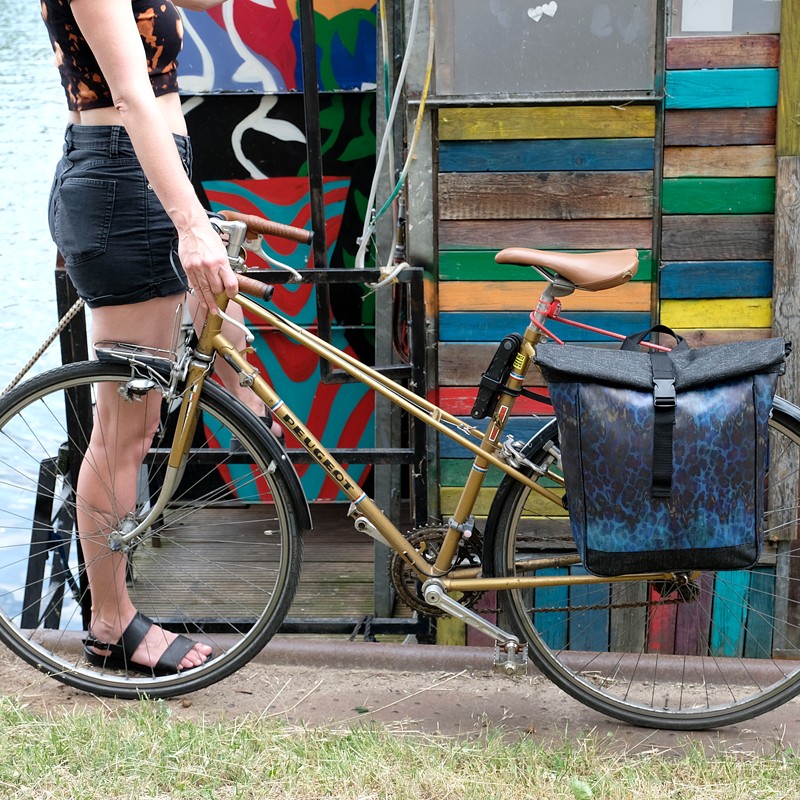 Fahrradrucksack Pantera als Fahrradtasche am Gepäckträger eines Stadtrads