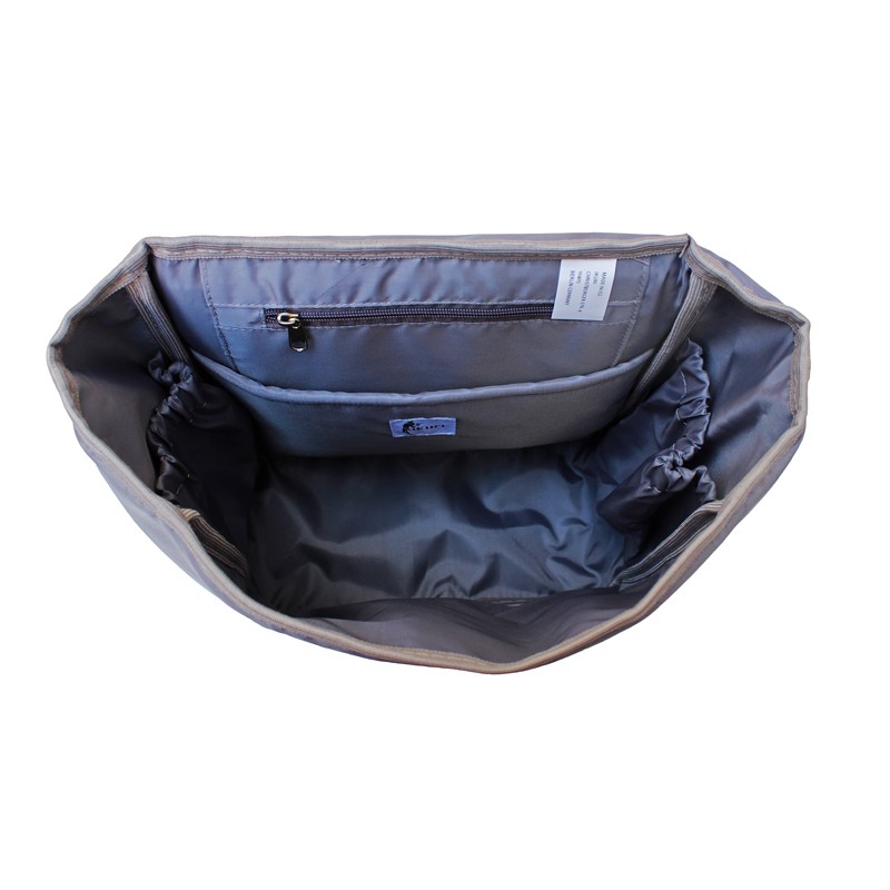 Innenansicht des Ikuri Rucksacks Peras von oben mit Laptopfach