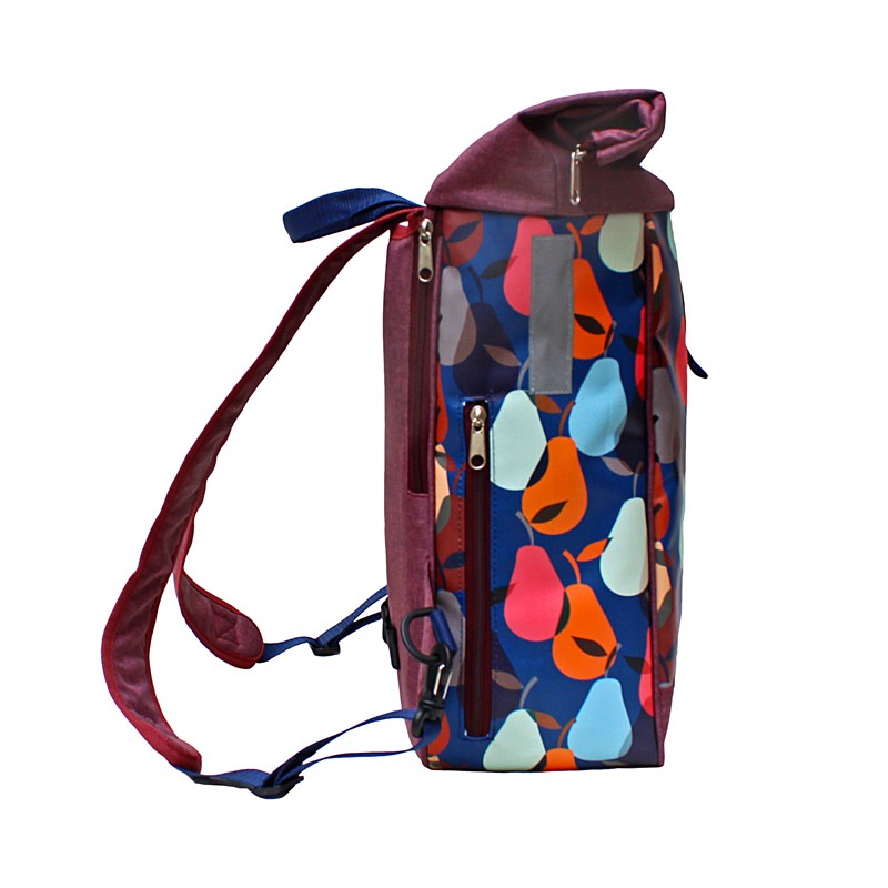 Fahrradrucksack Damen Peras blau, Seitenansicht mit bordeauxroten Schultergurten