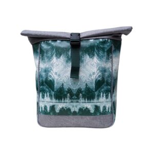 Fahrradrucksack Damen Pinos von Ikuri, Vorderansicht: Rolltop mit grün-grauem Wald-Motiv