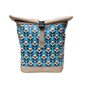 Laptoprucksack Damen Scandinavia von Ikuri, Vorderansicht: Rolltop mit türkisem Retro-Muster