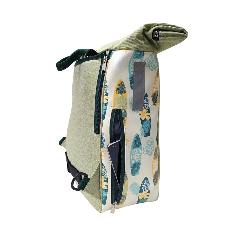 Seitenansicht des bunten Rucksacks Surf mit Reißverschlusstasche