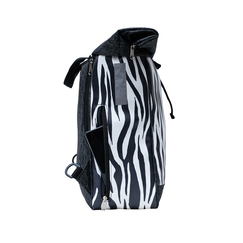 Seitenansicht der Kombi Fahrradtasche Rucksack Zebra im Zebramuster
