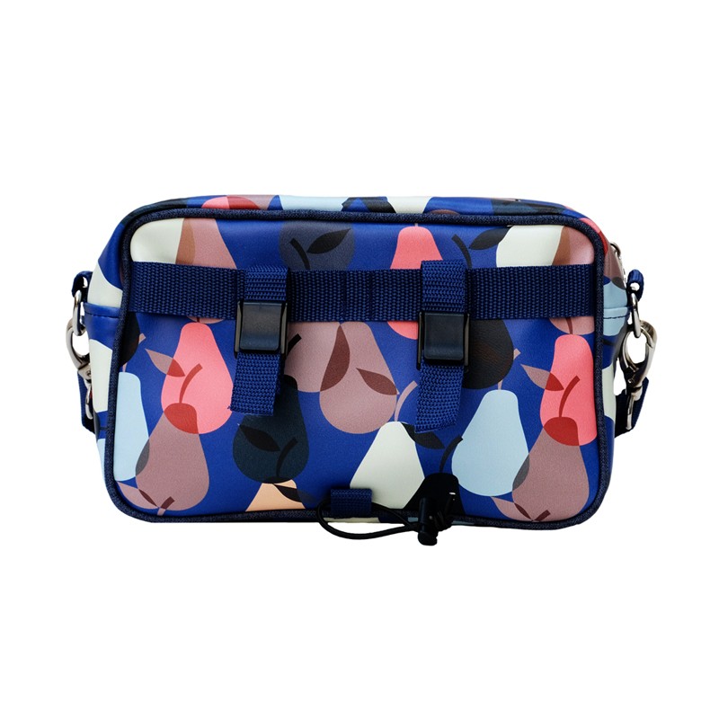 Rückseite der Lenkertasche Peras blau mit Schnallen für den Lenker