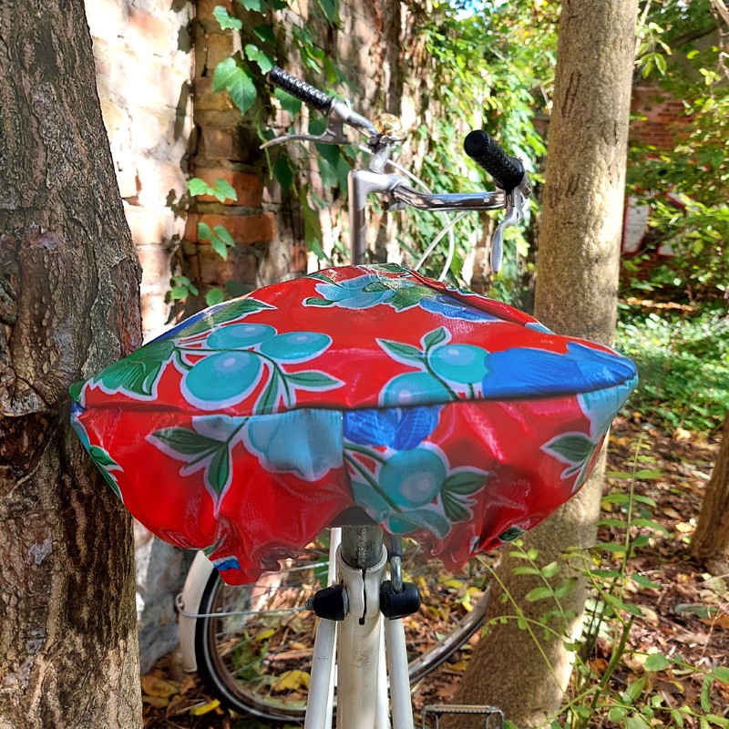 Sattelbezug Capullo mit Rosenmuster, Ansicht von hinten