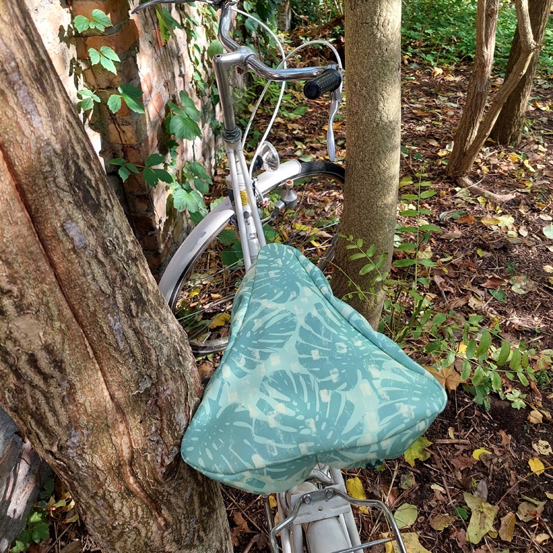 Sattelbezug Monstera mit Blätter-Print, Ansicht von hinten