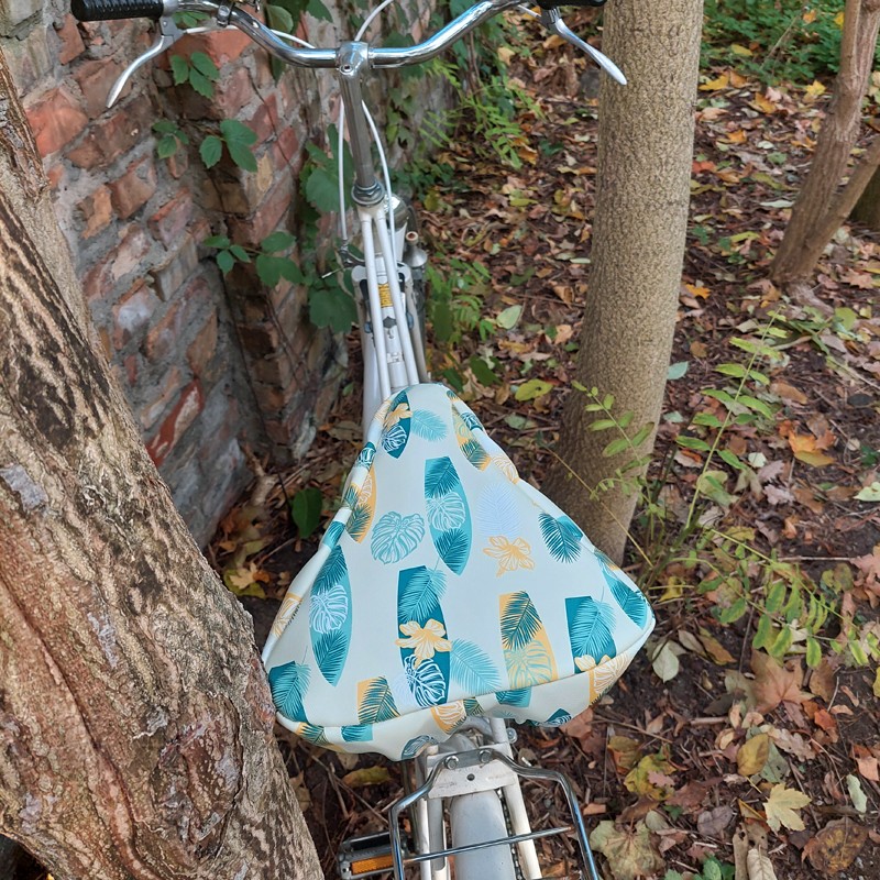 Sattelbezug Surf auf dem Fahrrad, Ansicht von hinten